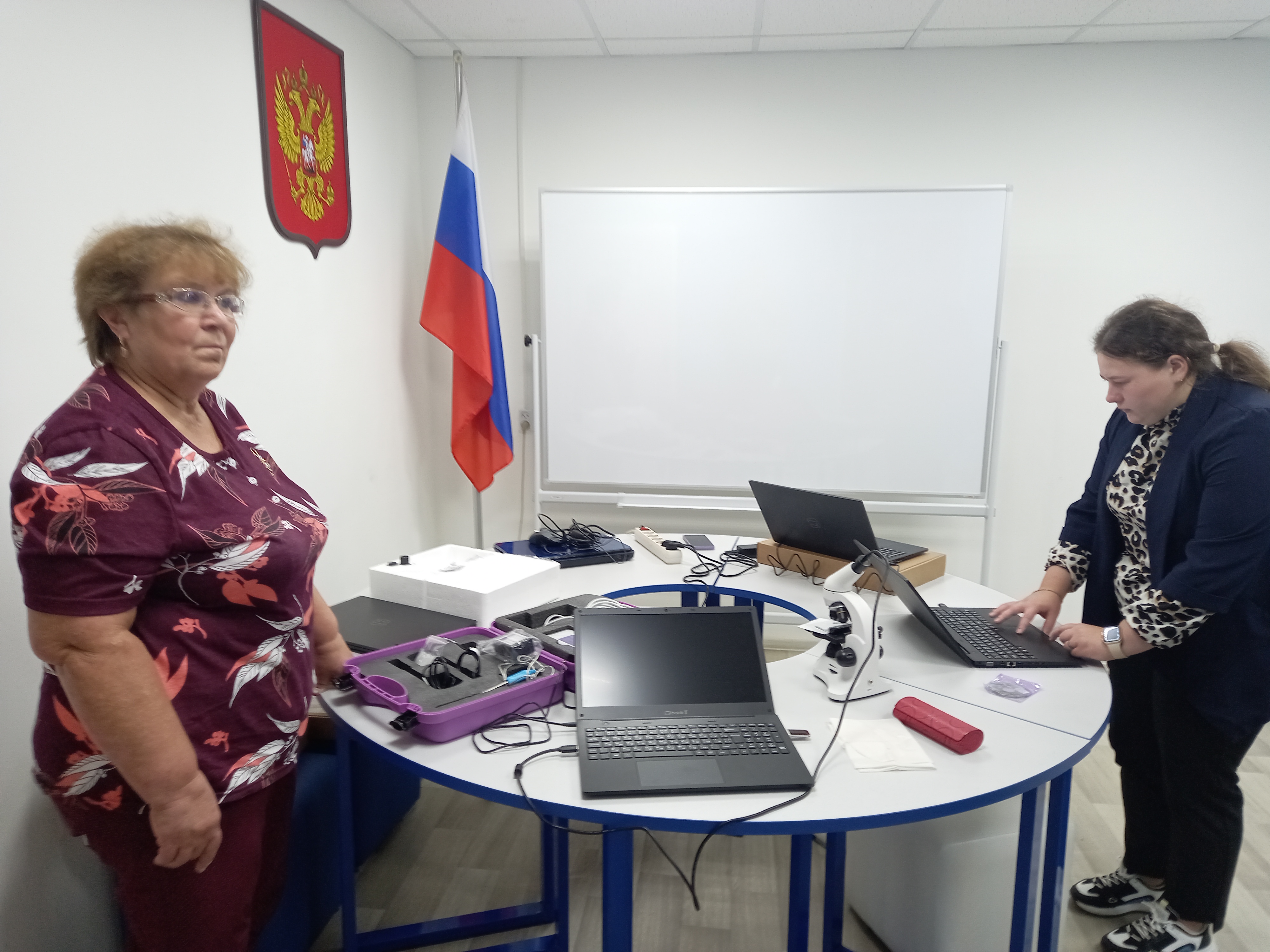 Мастер -класс для педагогов  мастер-класс «Применение современного лабораторного оборудования центра «Точка роста» на уроках».